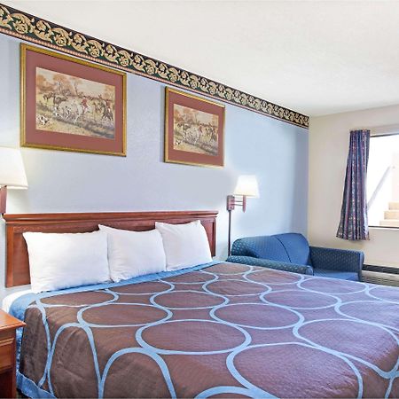 Super 8 by Wyndham Suwanee Hotel Bagian luar foto